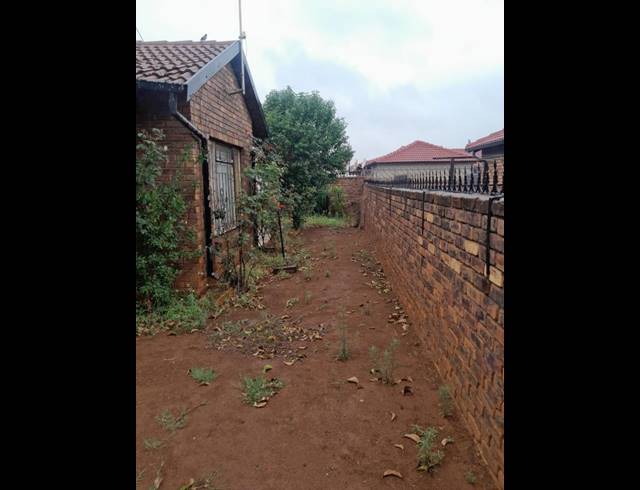 2 BEDROOM HOUSE FOR SALE IN MAHUBE VALLEY